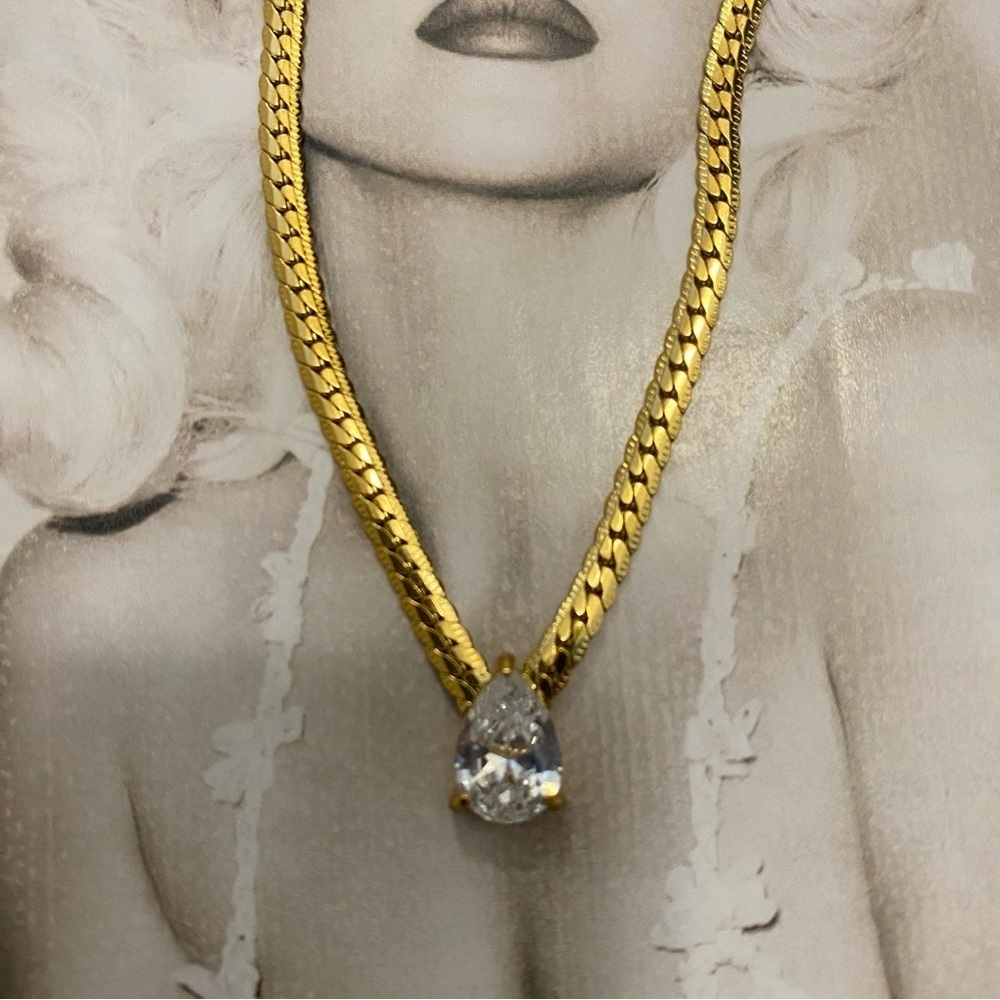 18k Gold Plated Faux Diamond Teardrop Pendant Chain Necklace - Picture 2 of 16